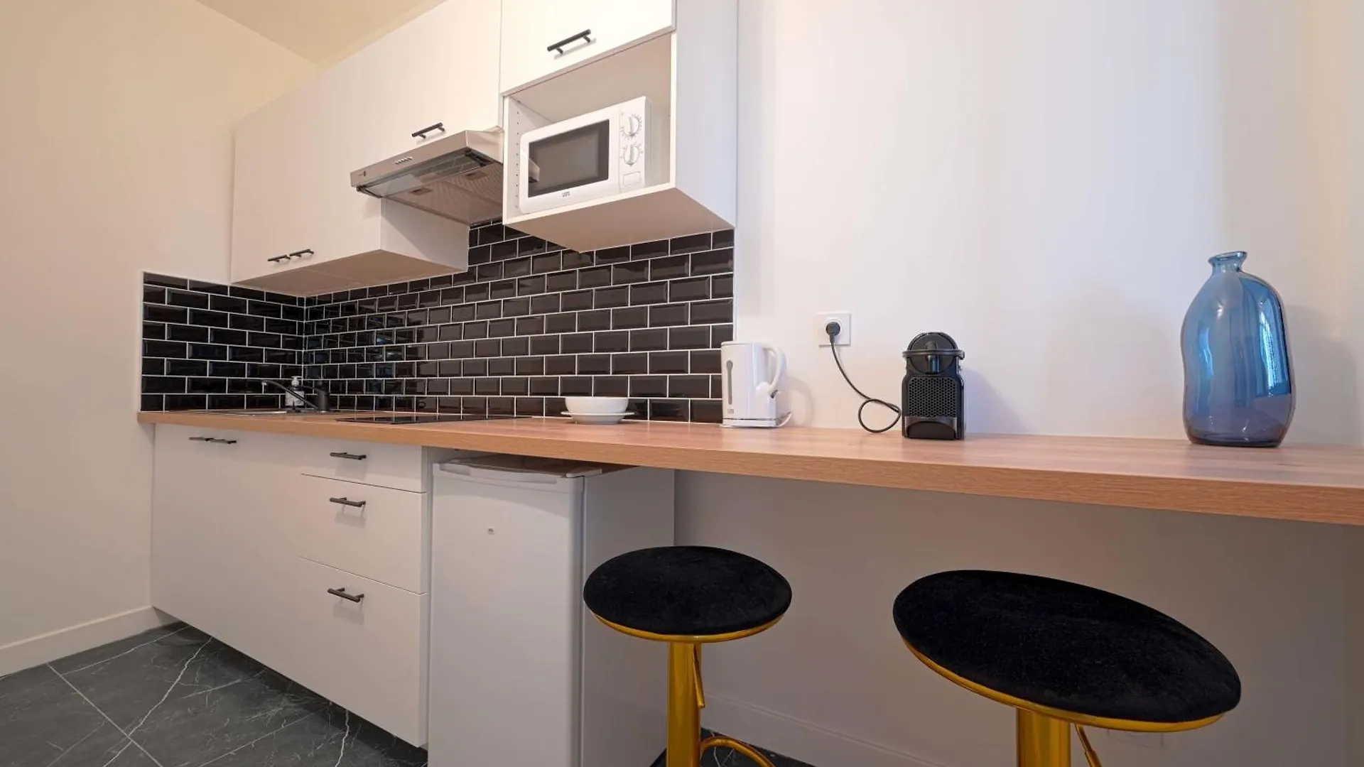 Large Studio With Modern Art Vibes Perfect For 3 Paris 0*,