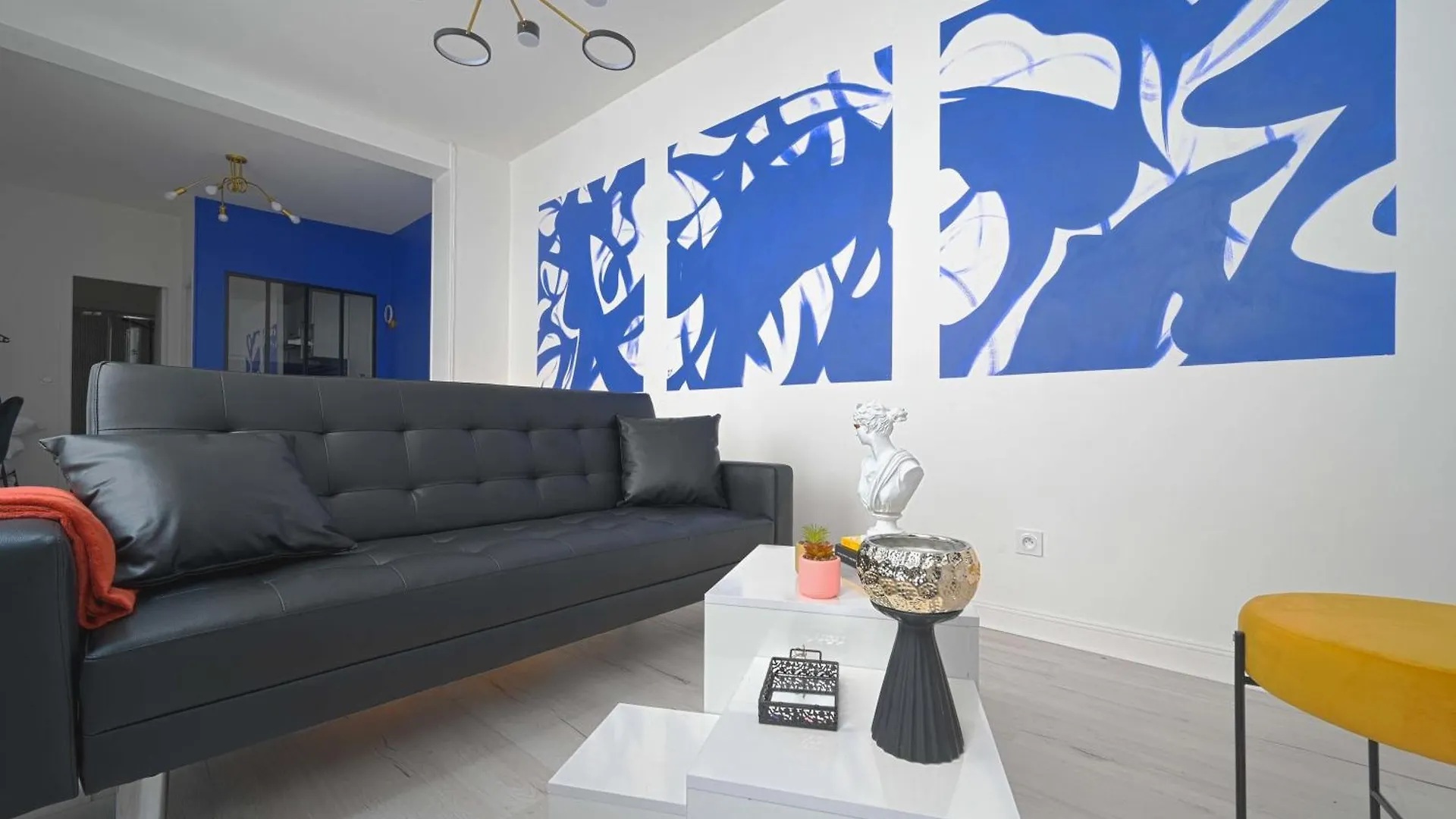 Large Studio With Modern Art Vibes Perfect For 3 Paris 0*,  France