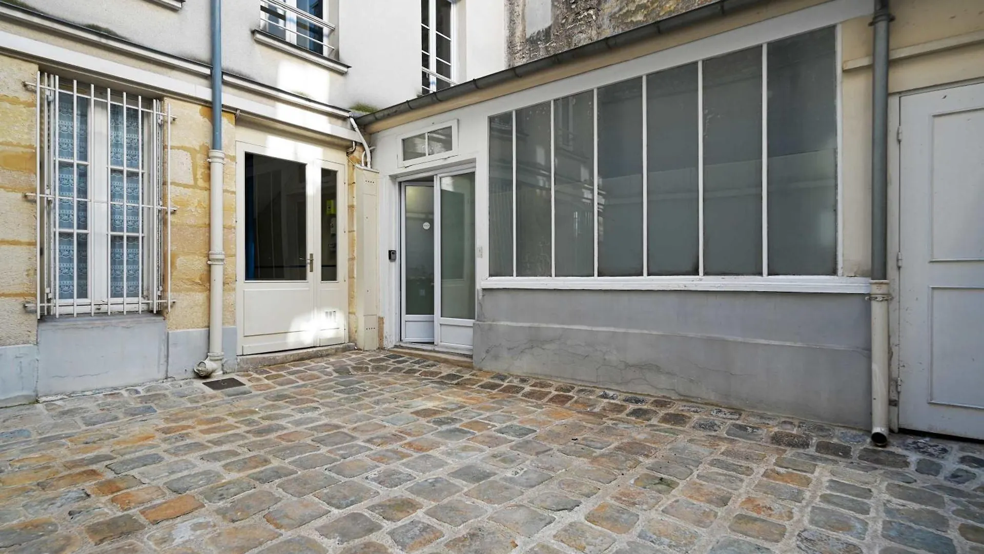 Large Studio With Modern Art Vibes Perfect For 3 Paris Apartment