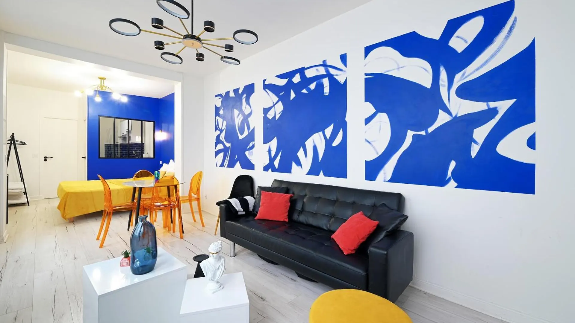 Apartment Large Studio With Modern Art Vibes Perfect For 3 Paris France