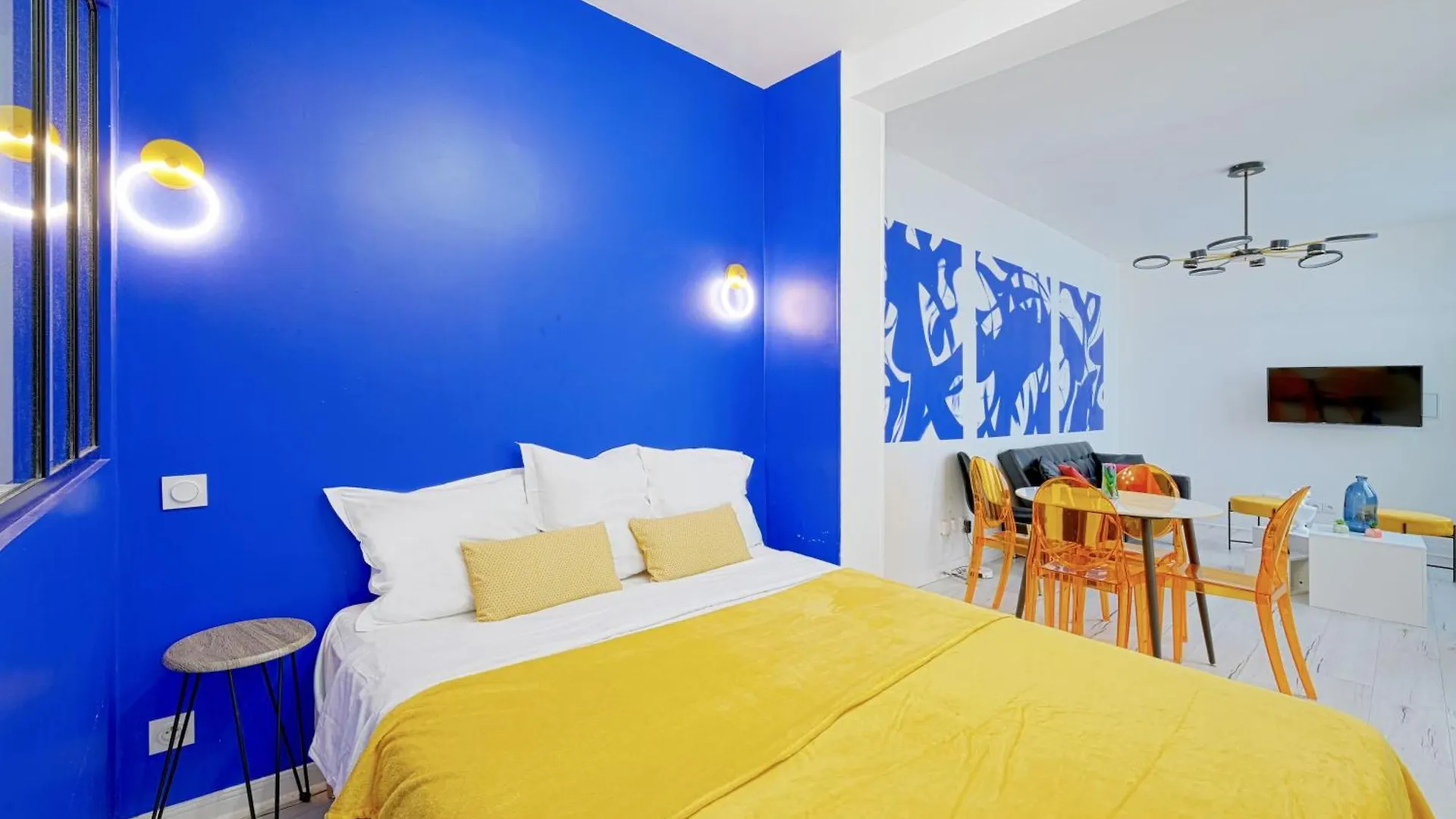 Large Studio With Modern Art Vibes Perfect For 3 Paris 0*,  France
